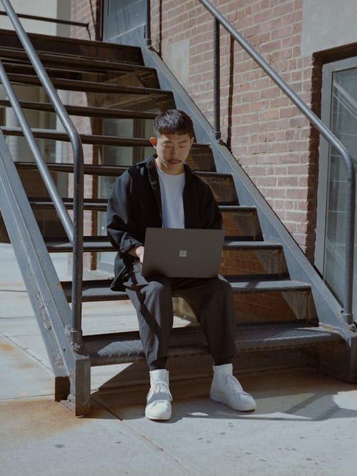 Student using Learnkin